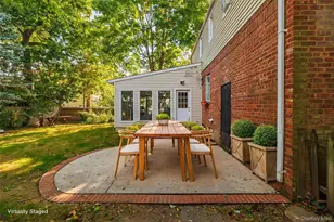 136 Scarcliffe Dr, Malverne, NY 11565 - Photo 20