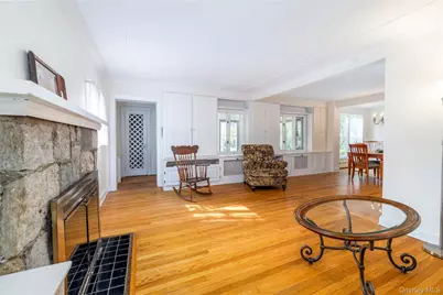 136 Scarcliffe Drive, Malverne, NY 11565 - Photo 6