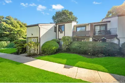 63 Richmond Boulevard #4B, Ronkonkoma, NY 11779 - Photo 2