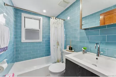 543 Lakeville Road, New Hyde Park, NY 11040 - Photo 12