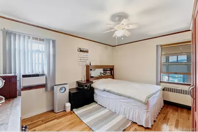 543 Lakeville Road, New Hyde Park, NY 11040 - Photo 10