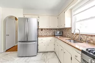 1039 Elizabeth St, Baldwin, NY 11510 - Photo 6