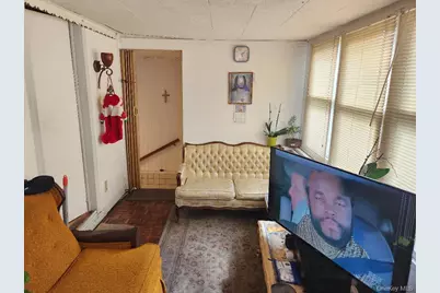 10 Sheridan Place, Roosevelt, NY 11575 - Photo 4