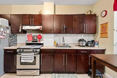 285 Lincoln Avenue, Brooklyn, NY 11208 - Photo 16