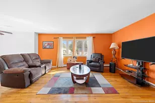 57 Benburb St, Amityville, NY 11701 - Photo 10