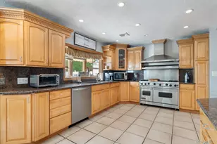 10 Basswood Pl, Melville, NY 11747 - Photo 6