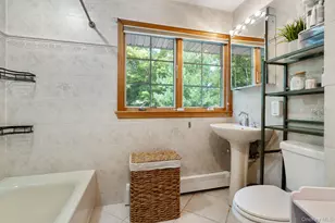 10 Basswood Pl, Melville, NY 11747 - Photo 26