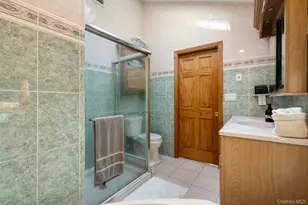 10 Basswood Pl, Melville, NY 11747 - Photo 20