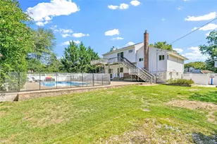 2 Amherst Ln, Smithtown, NY 11787 - Photo 32