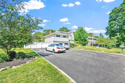 2 Amherst Lane, Smithtown, NY 11787 - Photo 30
