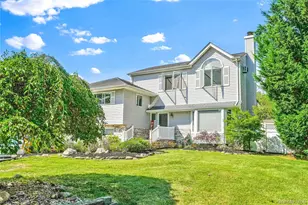 2 Amherst Ln, Smithtown, NY 11787 - Photo 2