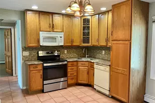 17 Rural Ln, Levittown, NY 11756 - Photo 2