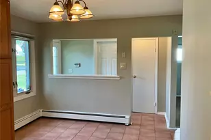 17 Rural Ln, Levittown, NY 11756 - Photo 4