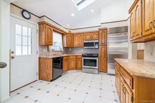 101 Stuart Ave, Malverne, NY 11565 - Photo 6