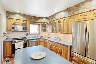 56-35 174th St, Fresh Meadows, NY 11365 - Photo 8