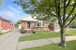 56-35 174th St, Fresh Meadows, NY 11365 - Photo 2