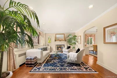 23 Parkside Drive, Great Neck, NY 11021 - Photo 4