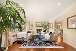 23 Parkside Dr, Great Neck, NY 11021 - Photo 4