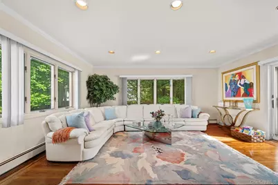 23 Parkside Drive, Great Neck, NY 11021 - Photo 16