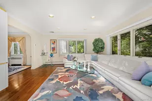 23 Parkside Dr, Great Neck, NY 11021 - Photo 14