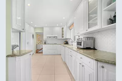 23 Parkside Drive, Great Neck, NY 11021 - Photo 20