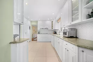 23 Parkside Dr, Great Neck, NY 11021 - Photo 20