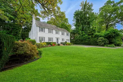 23 Parkside Drive, Great Neck, NY 11021 - Photo 2