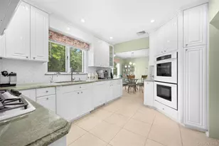 23 Parkside Dr, Great Neck, NY 11021 - Photo 18