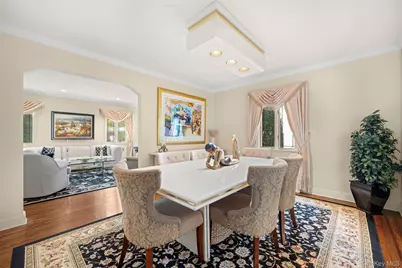 23 Parkside Drive, Great Neck, NY 11021 - Photo 10