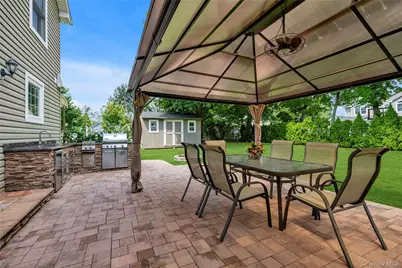 10 Field Avenue, Hicksville, NY 11801 - Photo 24
