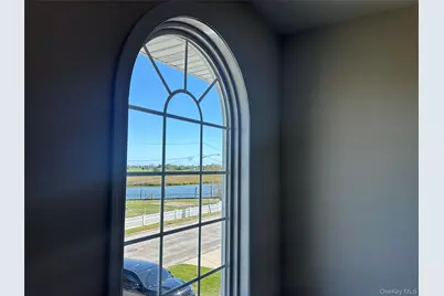 311 Riviera Parkway, Lindenhurst, NY 11757 - Photo 8