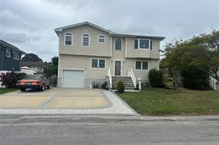 311 Riviera Pkwy, Lindenhurst, NY 11757 - Photo 2