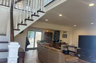 311 Riviera Pkwy, Lindenhurst, NY 11757 - Photo 10