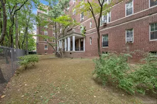 68-10 108th St, Forest Hills, NY 11375 - Photo 26