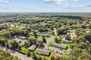 46 Trent Ct, Ridge, NY 11961 - Photo 4