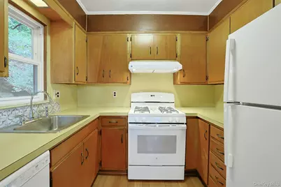 61 Snowden Avenue, Ossining, NY 10562 - Photo 10