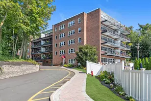 30 Pearsall Ave, Glen Cove, NY 11542 - Photo 22