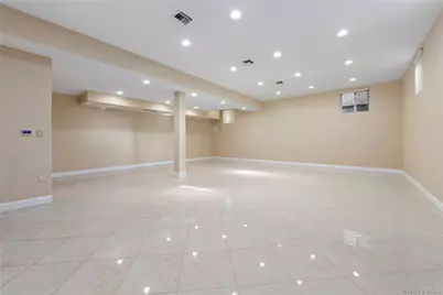 104 Malba Drive, Whitestone, NY 11357 - Photo 20