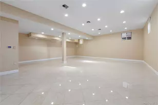 1-04 Malba Dr, Whitestone, NY 11357 - Photo 20