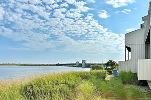 7 Waters Edge, Shirley, NY 11967 - Photo 2