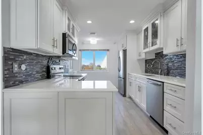 7 Waters Edge #7, Shirley, NY 11967 - Photo 12