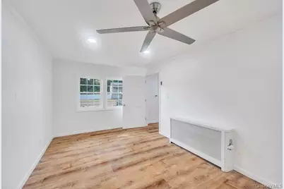 815 Udall Road, West Islip, NY 11795 - Photo 20