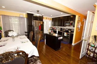 642 Dorothea Lane, Elmont, NY 11003 - Photo 4