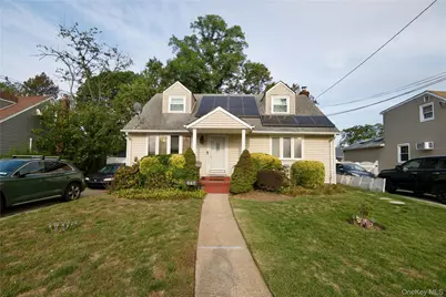 642 Dorothea Lane, Elmont, NY 11003 - Photo 2