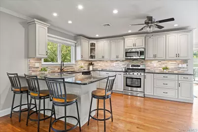 80 Clearview Avenue W, Southold, NY 11971 - Photo 4