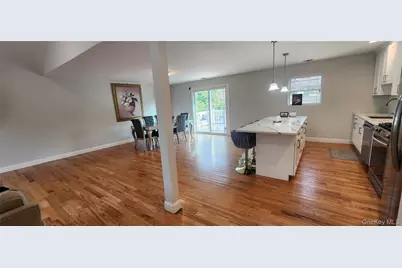 464 Granny Road, Medford, NY 11763 - Photo 4