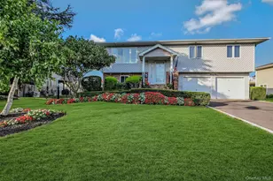 35 Manta Ct, Oakdale, NY 11769 - Photo 2