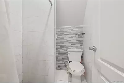 48-05 186th St., Fresh Meadows, NY 11365 - Photo 18