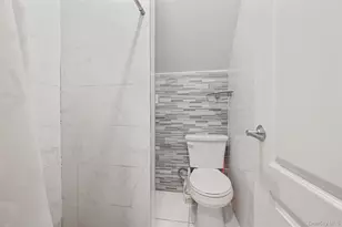 48-05 186th St, Fresh Meadows, NY 11365 - Photo 18