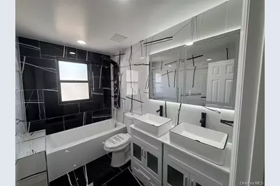 152 Evans Avenue, Freeport, NY 11520 - Photo 12